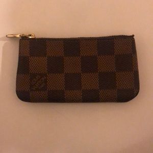 Louis Vuitton change purse- authentic !